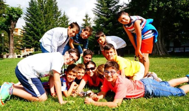 cerler camp1 - rachel's group on grass